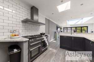 kitchen- click for photo gallery